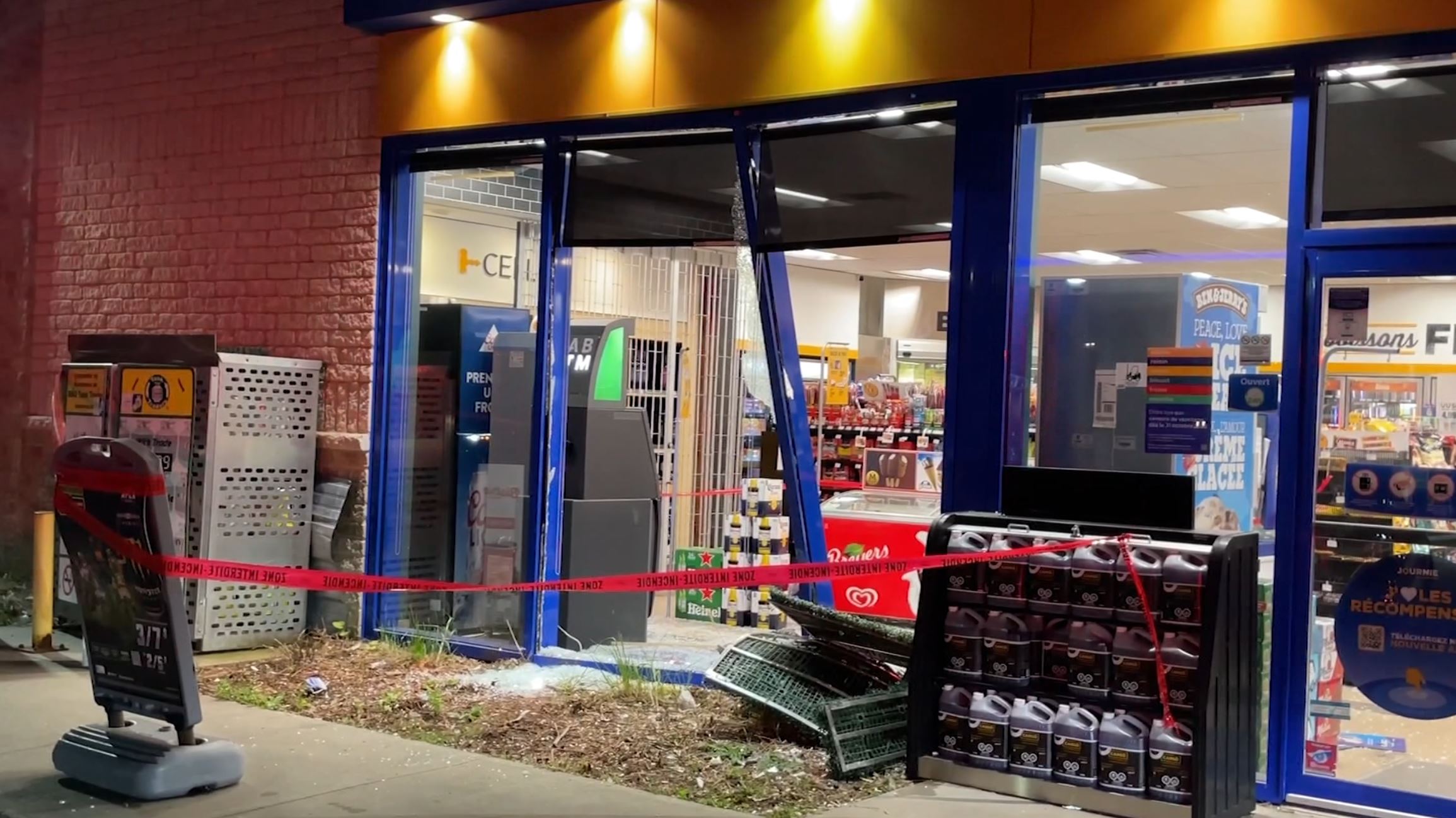 Un automobiliste ivre fonce dans un dépanneur du boulevard des Grives