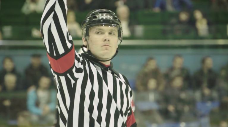 Les officiels de l'Outaouais empêchés d'arbitrer - TVA Gatineau