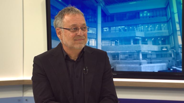Daniel Champagne, analyste politique, sur Timmy Jutras, le site Guertin ...